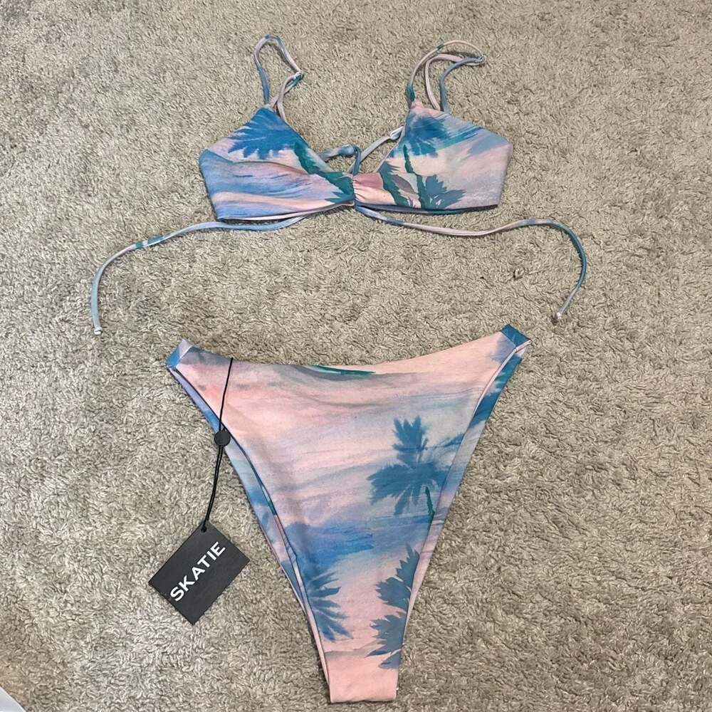 Skatie Betsy Top - S / Kelly Bottom - M - Caribbean NWT